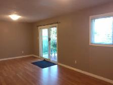 Very clean one bedroom apartment on the main floor of a house - Photo 2