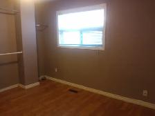Very clean one bedroom apartment on the main floor of a house - Photo 3