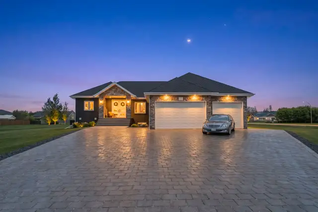 Home for Sale GIMLI!