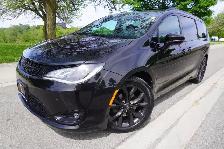 2019 Chrysler Pacifica LIKE NEW / REAR ENT/ ONE OWNER/ NO ACCIDE