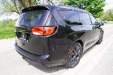 2019 Chrysler Pacifica LIKE NEW / REAR ENT/ ONE OWNER/ NO ACCIDE - Photo 4