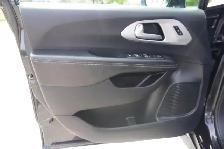 2019 Chrysler Pacifica LIKE NEW / REAR ENT/ ONE OWNER/ NO ACCIDE - Photo 9