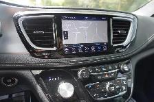 2019 Chrysler Pacifica LIKE NEW / REAR ENT/ ONE OWNER/ NO ACCIDE - Photo 16