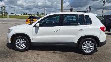 2010 Volkswagen Tiguan TRENDLINE, AUTO, 4 CYL, 4WD, AS IS SPECIA - Photo 2