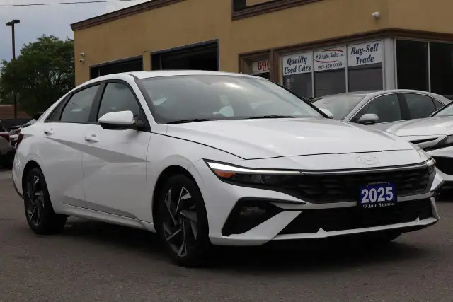 2025 Hyundai Elantra Preferred IVT w/Tech Pkg with sunroof