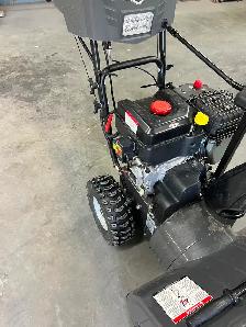 Snow Blower - Photo 4