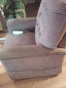 Pride Lift Recliner - Photo 2