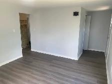 Beautiful, renovated 2 to 3 bedroom upper duplex - Photo 9