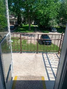 Beautiful, renovated 2 to 3 bedroom upper duplex - Photo 13