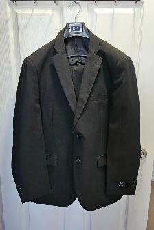 BRAND NEW INC INTERNATIONAL CO MEN'S BLACK SUIT (44)