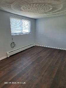 One bedroom - Photo 2
