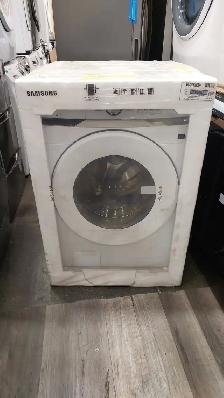 Washer - 27' Samsung 5.2  Cu. Ft. Front Load - WF45T6000AW Box