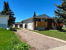 Redcliff 4-plex for rent
