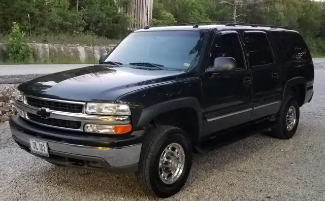 suburban 2005