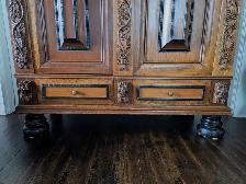 Antique Dutch Linen Cabinet - Photo 3