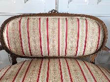 Antique French Settee - Photo 2