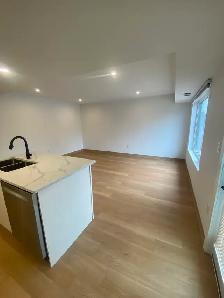 Upstairs 2 bed, 1 bath. $2400/month   utilities. August move in - Photo 2
