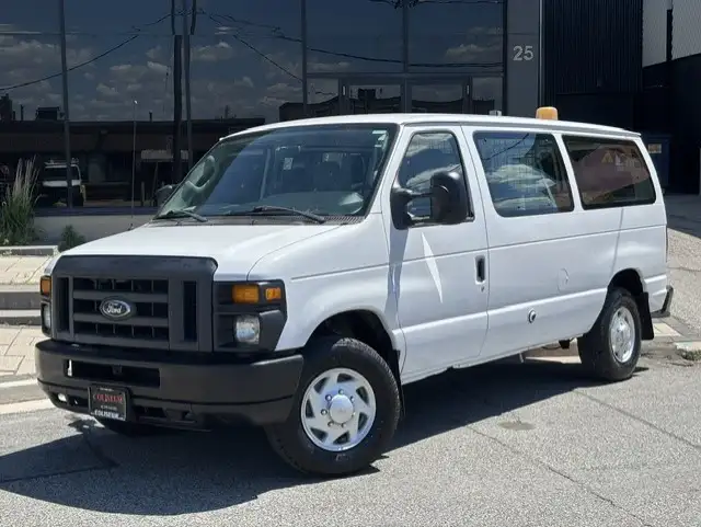 2013 Ford Econoline Cargo Van E-250 ONLY 75,000KM-5 PASSENGER-