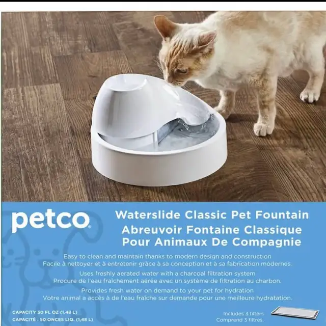 fontaine petco à eau au charbon 12 filtres qui vient avec