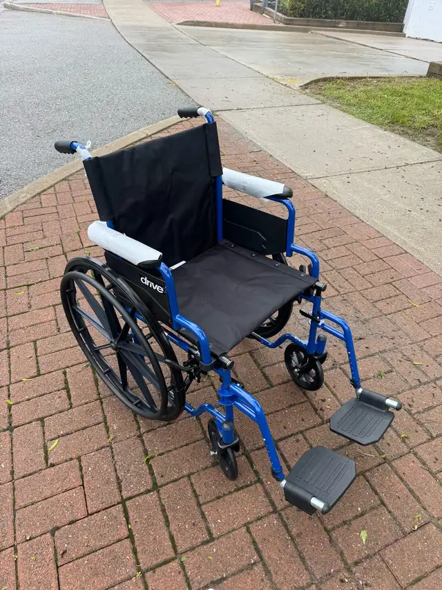 DRIVE MEDICAL WHEELCHAIR 18" NEW DELIVERED