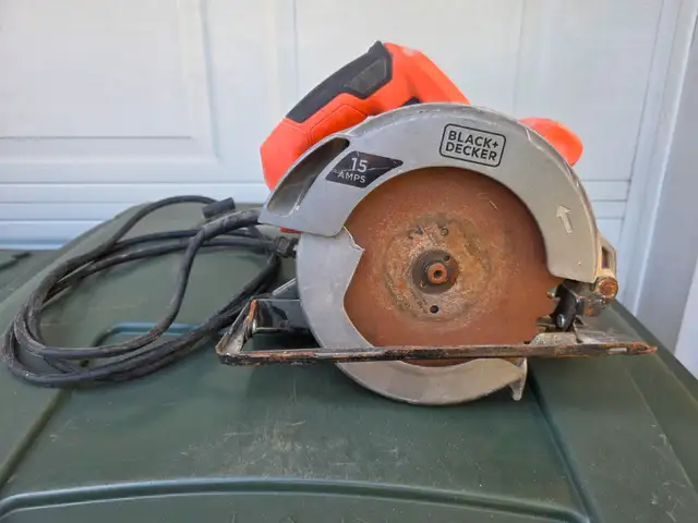 CS1015 Black & Decker 7 1/4' Circular Saw Corded 15 Amp Version