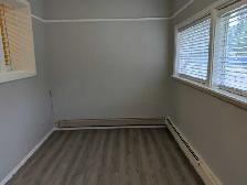 2 bed plus den 1 bath $550 - Photo 3