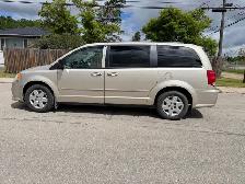 2013 Dodge Grand Caravan Stow and go