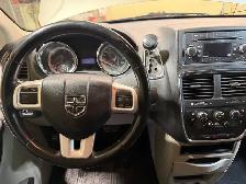 2013 Dodge Grand Caravan Stow and go - Photo 7