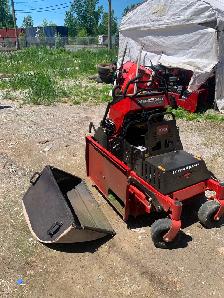 Toro Grandstand 32" Kawasaki 18 HP - Photo 5
