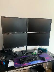 Station de travail quadruple  moniteur 24" Acer et LG