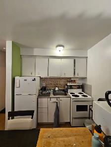 2 1/2 appartement à louer Plateau-Mont-Royal330 Laurier Ave E