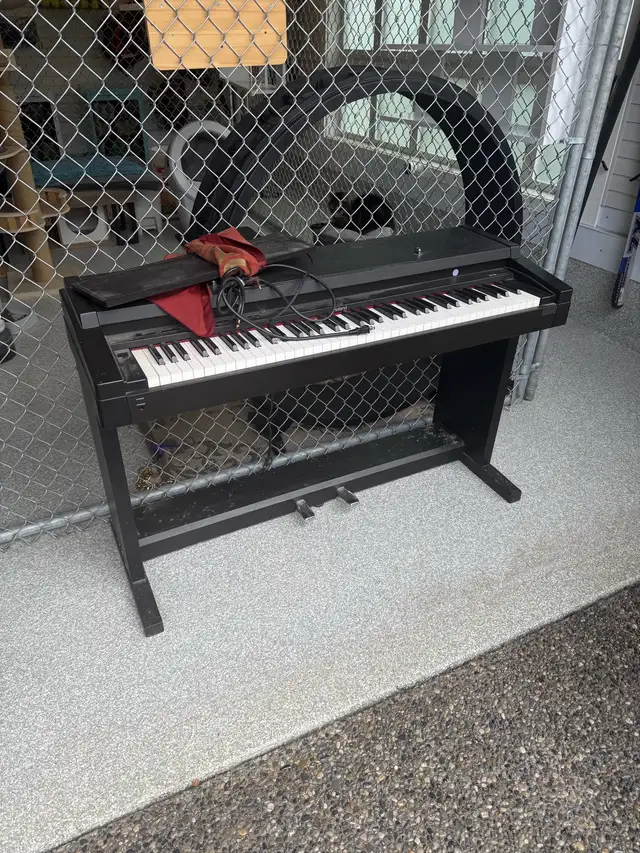 Roland HP 900 keyboard