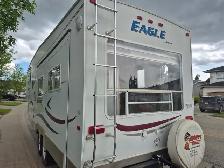 2005 Jayco Eagle 33’ Fifth Wheel