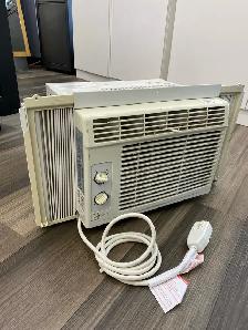 Mainstays 5000BTU Window A/C