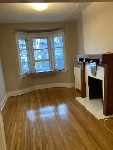 Dufferin & Rogers. 1 B/R Unfurnished Apartment - Photo 3