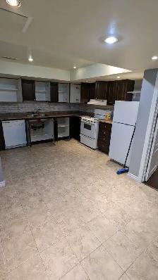 $2,300 - 2BR Wonderful Bsmnt Home in Thornhill. Incl.-Utilities - Photo 6
