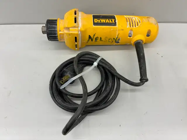 Dewalt DW660 Drywall Cut Out Tool