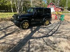 2011 Jeep Wrangler - Photo 2
