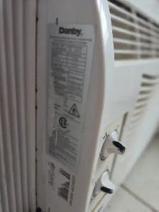 Two Air Conditioners. Blows Ice Cold. Testable. $85 each - Photo 4