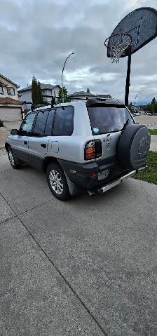 1998 Toyota RAV4 AWD Automatic - Photo 4
