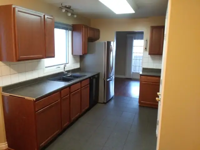Six Bedroom House,
