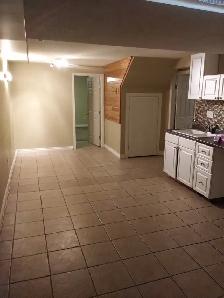 Six Bedroom House, - Photo 11