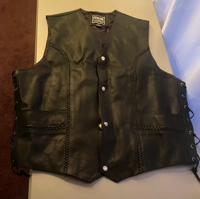 Men's Black Leather Motorcycle Vest For Sale