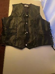 Men's Black Leather Motorcycle Vest For Sale - Photo 2