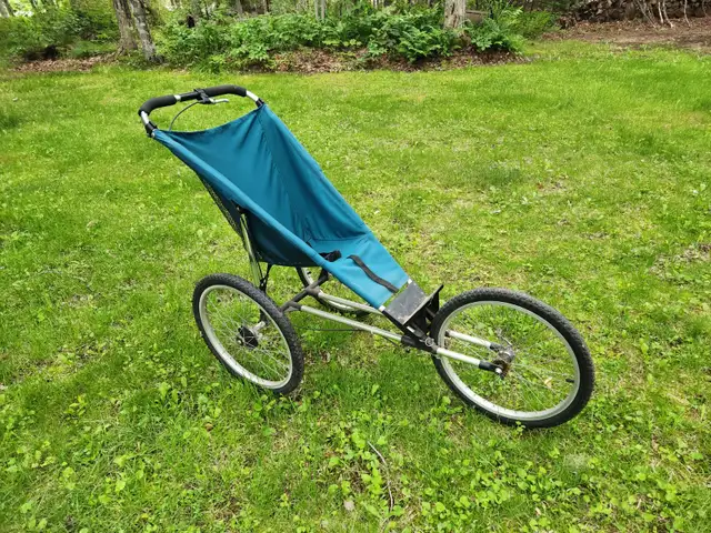 3-wheeled jogging stroller