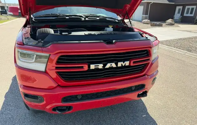 2020 RAM 1500 QUAD CAB 4X4 - - SLT - PKG – 6.3 FT