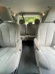 Toyota Sienna LE 2011 - Photo 3