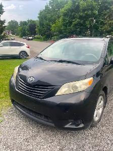 Toyota Sienna LE 2011 - Photo 4