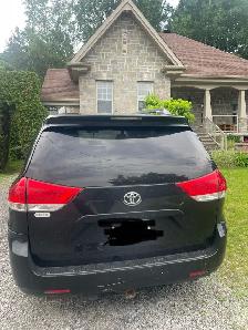 Toyota Sienna LE 2011 - Photo 5