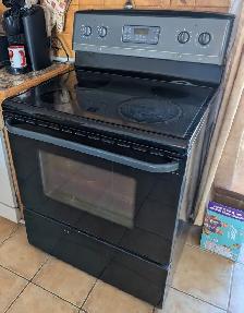 Cuisinière noire - four à convection autonettoyant